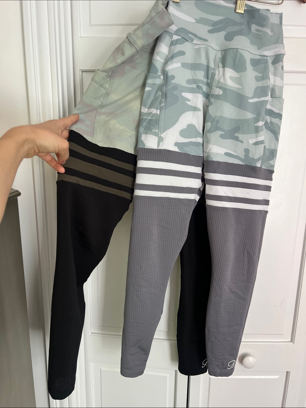 2 pairs of bombshell sportswear camo leggings xs